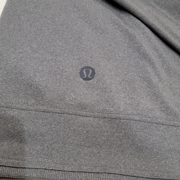 Lululemon men's grey athletic stretch jacket. - Picture 14 of 17